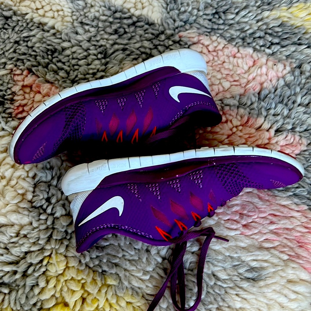 Nike women’s 6.5.